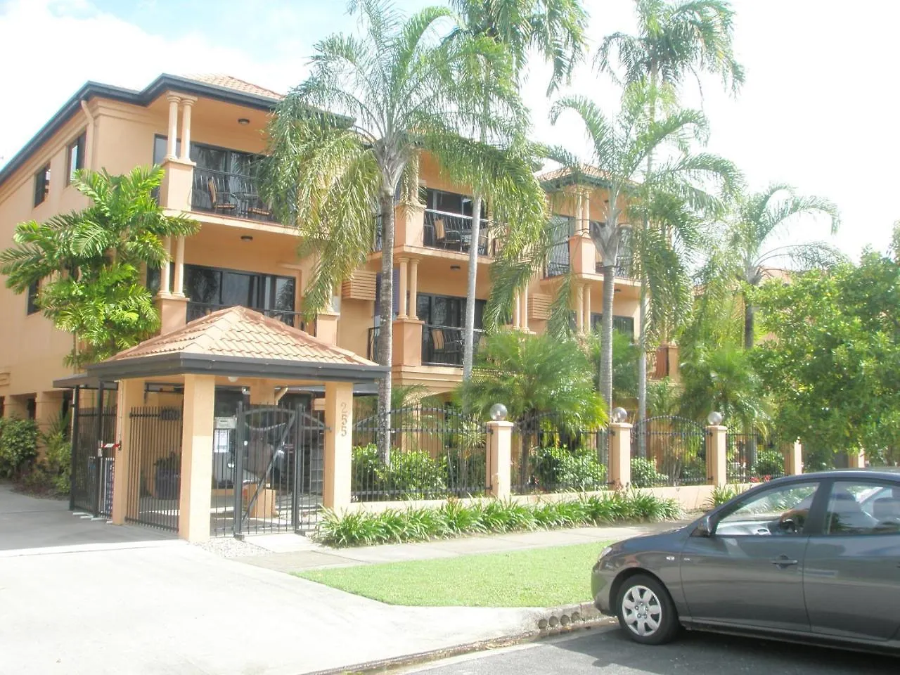 Central Plaza Apartments Cairns